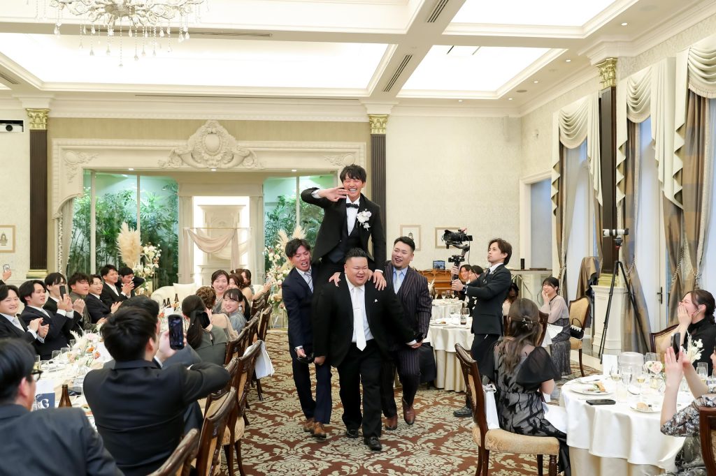 ふたりらしい遊び心で、ゲストと楽しむ笑顔いっぱいのウェディング