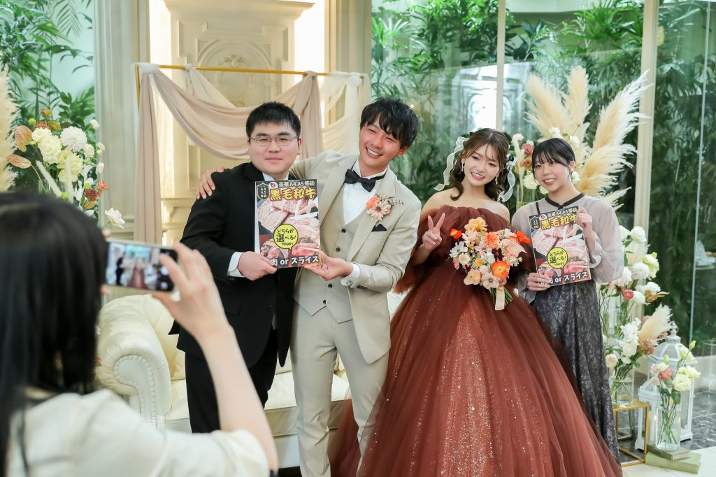 ふたりらしい遊び心で、ゲストと楽しむ笑顔いっぱいのウェディング